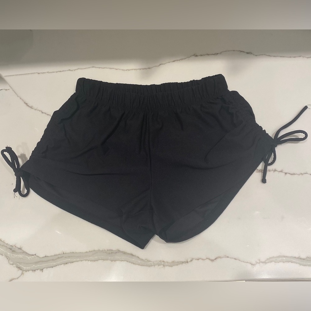 Five The Label/Five Dance wear black High Tied Shorts size: PA
